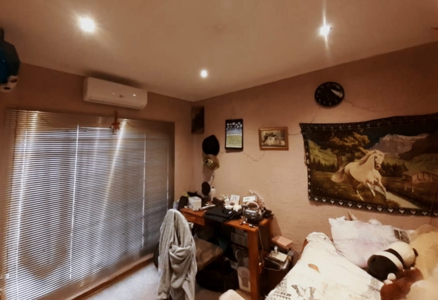4 Bedroom Property for Sale in Safari Gardens North West